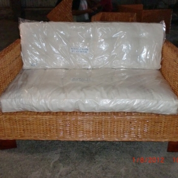 MAHILAN SOFA